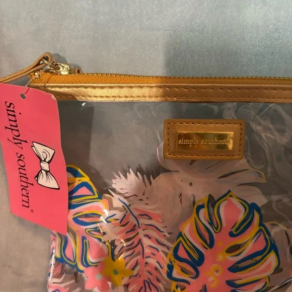 🆕NWT🆕
Simply Southern Clear Crossbody Floral Bag - Picture 4 of 4